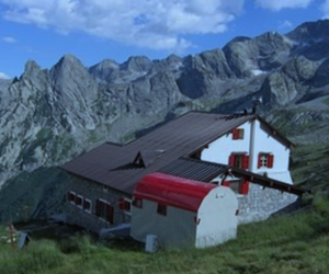 Rifugio Alpino Omio, Val Masino. Fonte: caisem.org