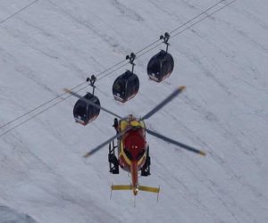 Operazioni di salvataggio sul Monte Bianco. Fonte: ANSA/AP