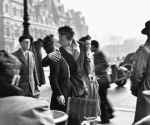 Il bacio. Foto: Robert Doisneau, 1950. Fonte: ansa.it