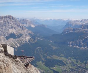 Terrazza panoramica a Cima Tofana (3244 m). Fonte: press Tofana Cortina