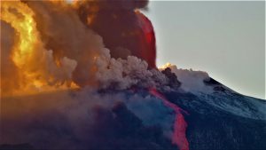 Parossismo_del_cratere_di_Sud-Est_dell'Etna,_16_Febbraio_2021